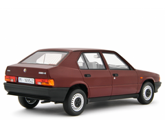 Alfa Romeo 33 1.3S Edizione 1985 Rosso amaranto 1:18 - 94146