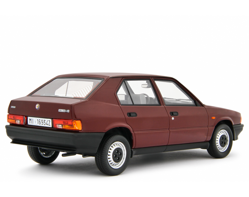 Alfa Romeo 33 1.3S Edizione 1985 Rosso amaranto 1:18 - 94146