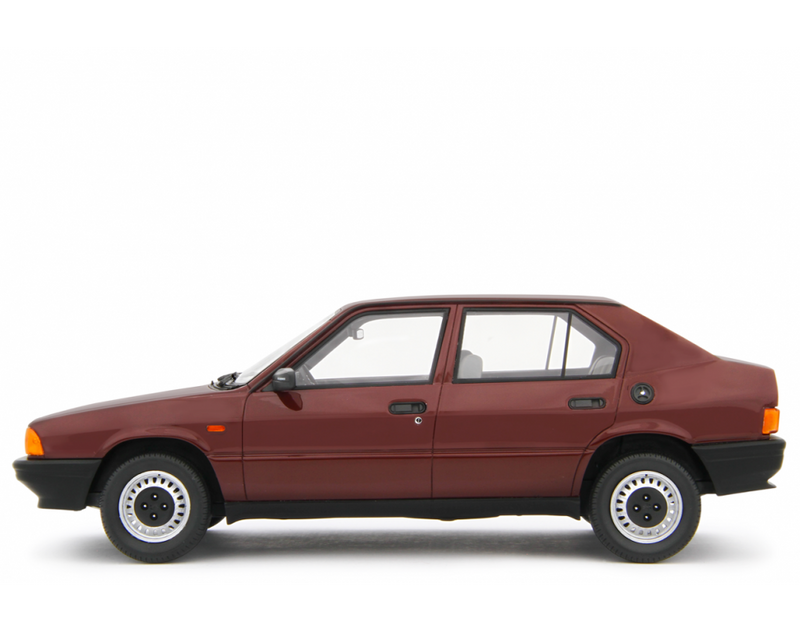 Alfa Romeo 33 1.3S Edizione 1985 Rosso amaranto 1:18 - 94147