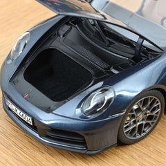 Porsche 911 Carrera Cabriolet 2025 Blu Yachting metallizzato 1:18 - 94200