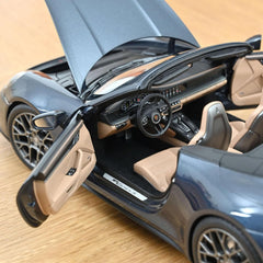 Porsche 911 Carrera Cabriolet 2025 Blu Yachting metallizzato 1:18 - 94201