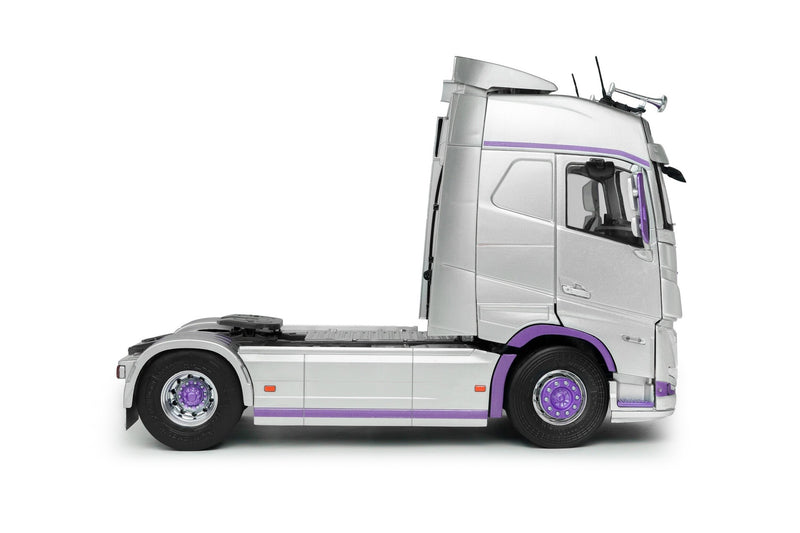 Volvo FH XL Globetrotter 2023 silver-purple 1:24 - 94443