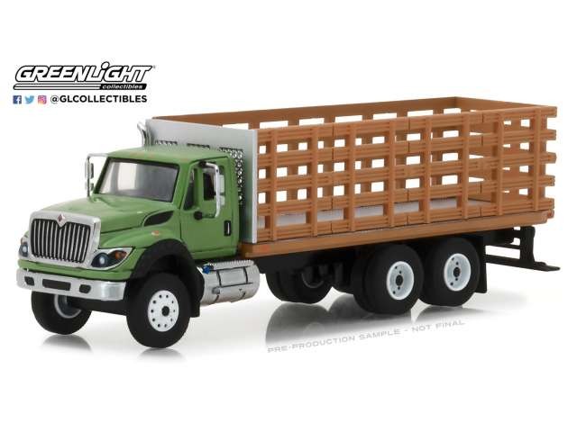 International WorkStar Platform Stake Truck con effetto legno 1:64 - 9464