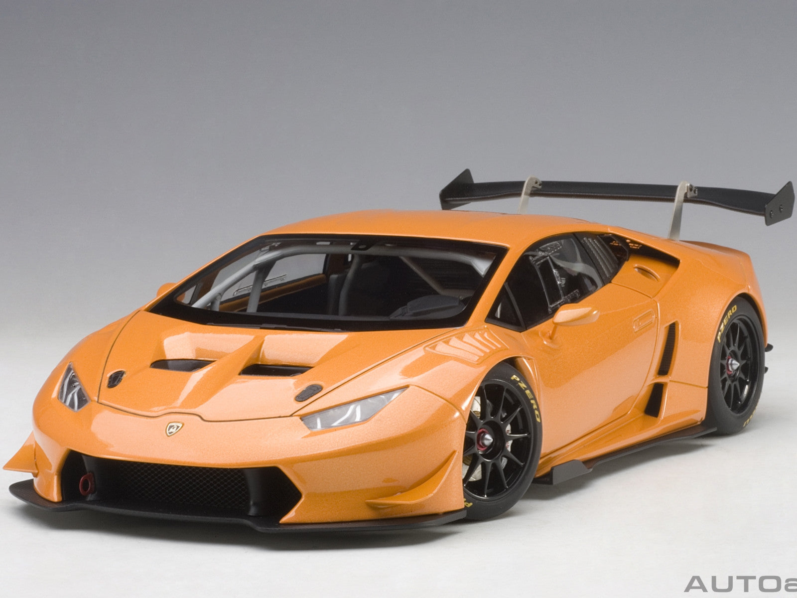Lamborghini Huracan Super Trofeo 2015 arancio borealis / pearl orange 1:18 - 983