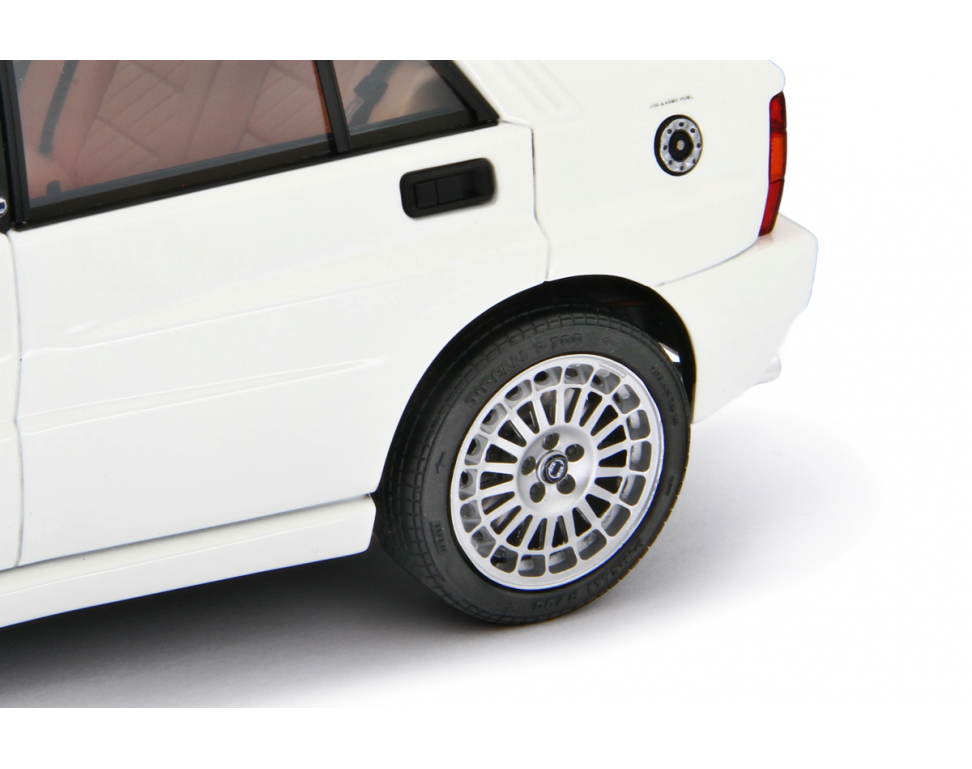 Lancia Delta HF Integrale Evo II 1992-94 Bianco 1:18-9