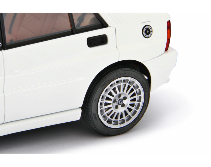 Lancia Delta HF Integrale Evo II 1992-94 Bianco 1:18-9