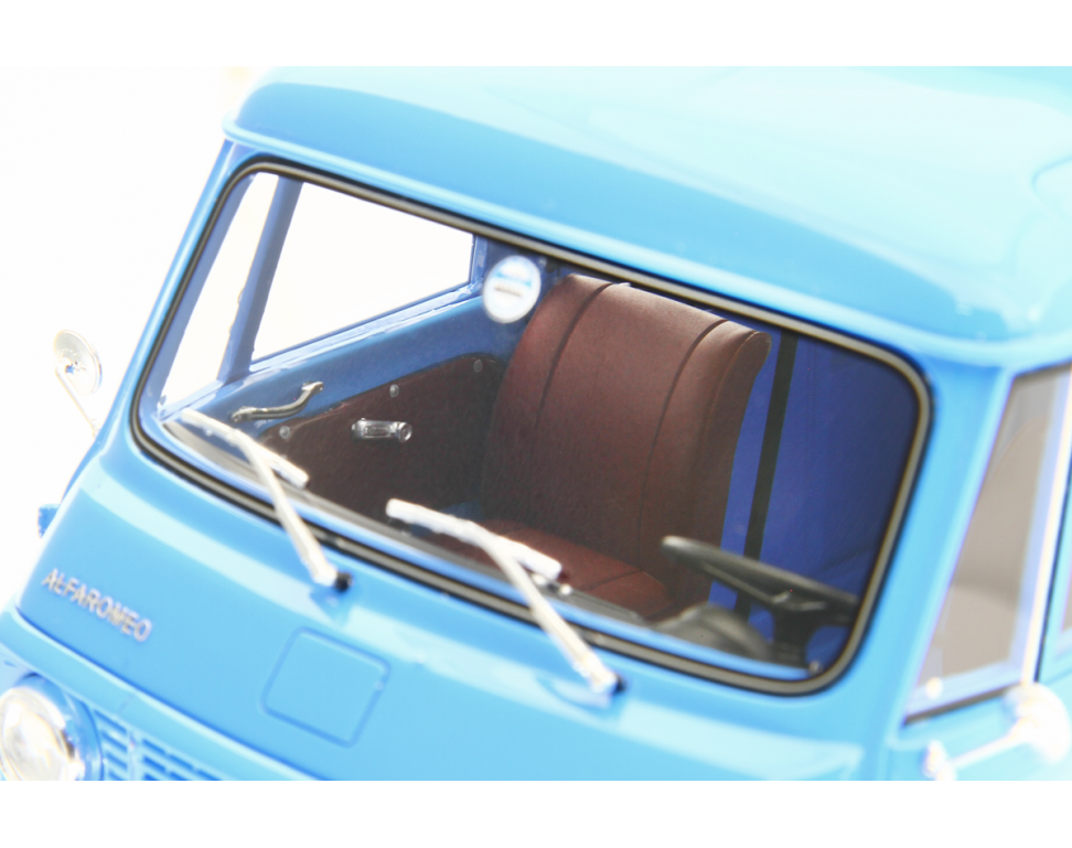 Alfa Romeo F12 Autocarro Tetto Sopralzato 1967 Blu 1:18-9