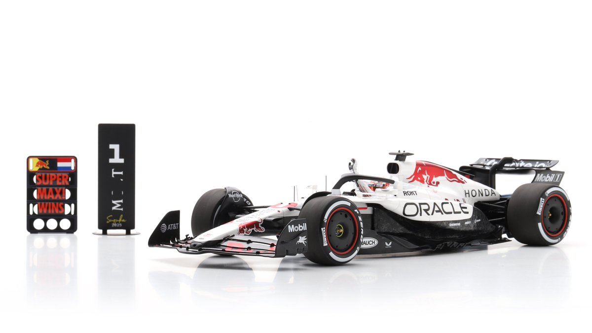 Red Bul Racing RB21 Japanese GP 2025 Max Verstappen + Pit Board 1:18-1