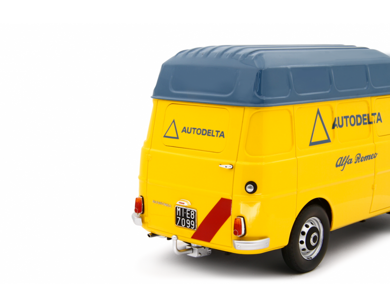 Alfa Romeo F12 Autocarro Tetto Sopralzato 1967 Assistenza Gara Autodelta 1:18-6