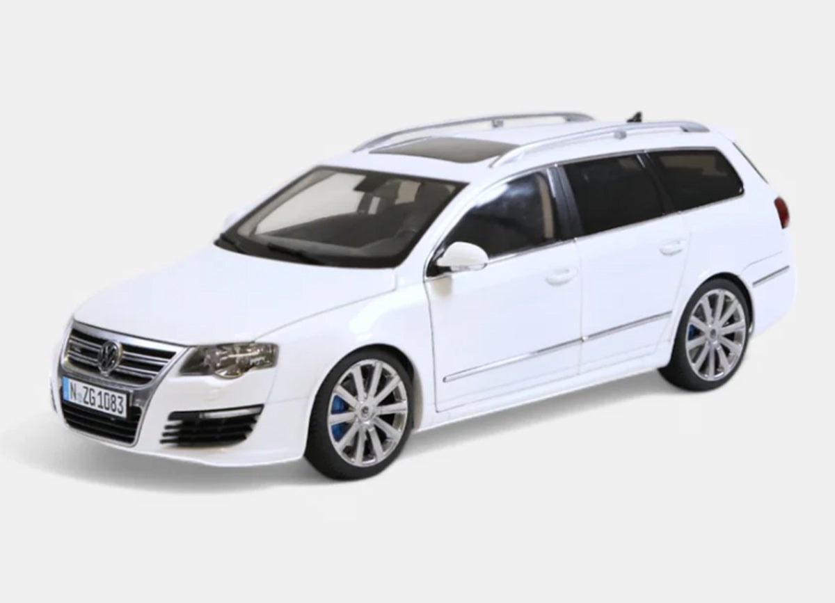 Volkswagen Passat R36 V6 SW Station Wagon Bianco Caramella 1:18-1