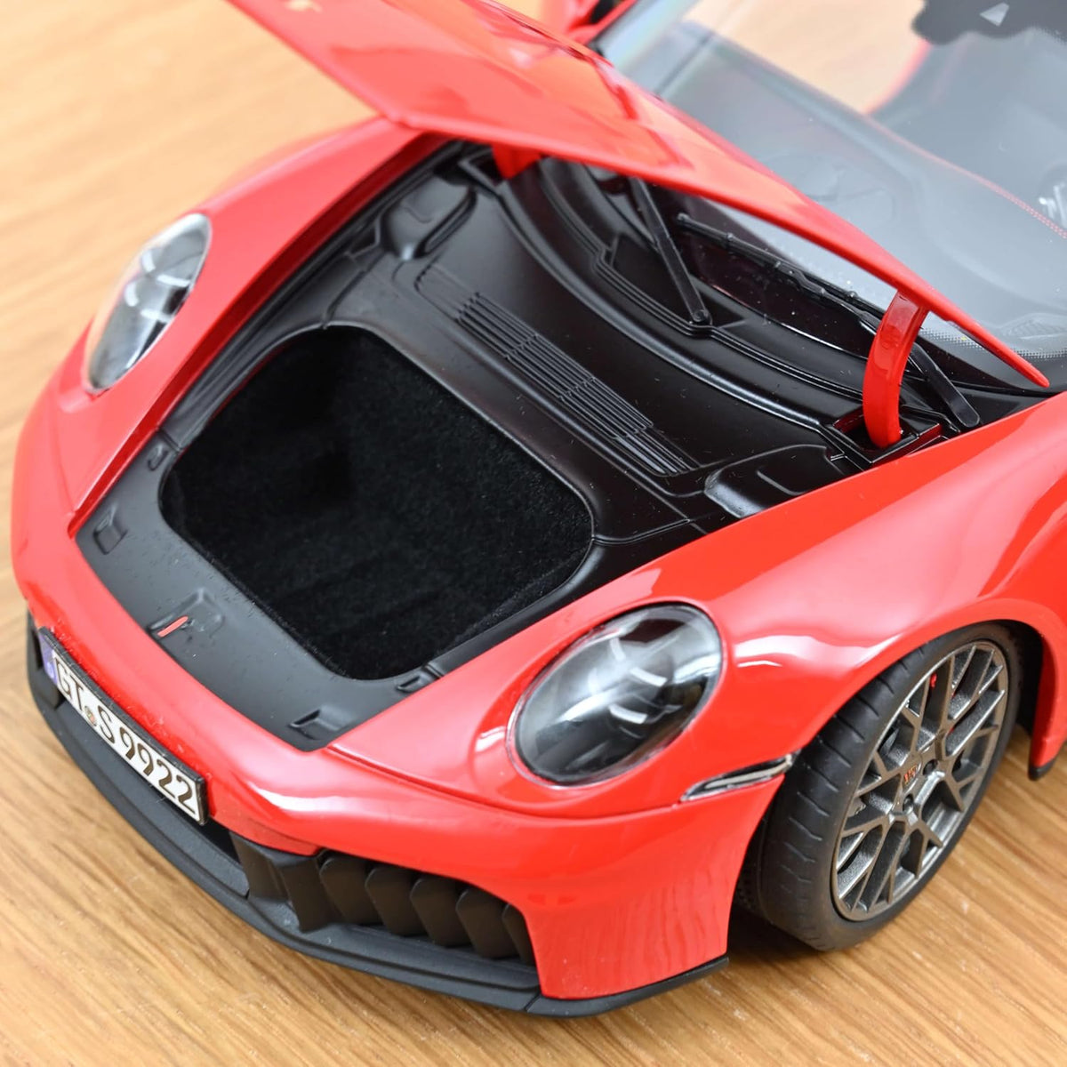Porsche 911 (992) 2025 Carrera 4 GTS Red 1:18-4