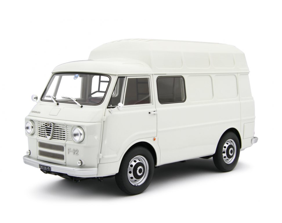 Alfa Romeo F12 Autocarro Tetto Sopralzato 1967 Bianco 1:18