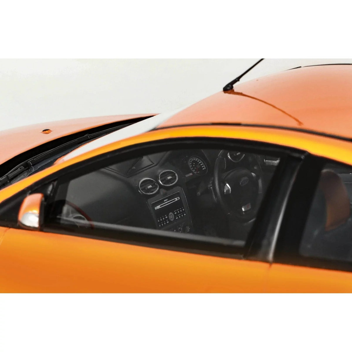 Ford Focus Mk.2 ST 2006 2.5 Electric Orange 1:18-9