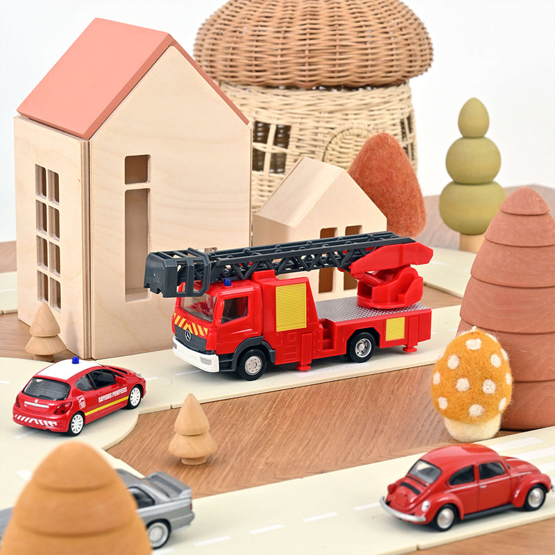 Mercedes-Benz Atego Plastigam Fire Truck 1:43-4