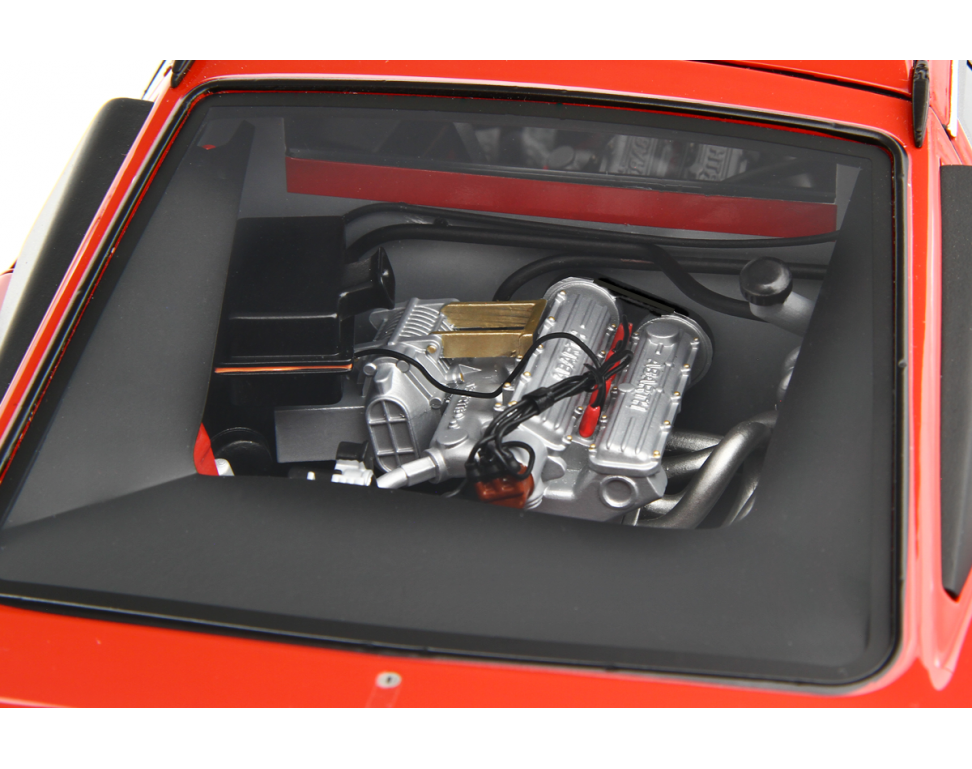 Lancia 037 Rally Stradale 1982 Rosso 1:12-17