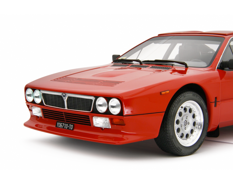 Lancia 037 Rally Stradale 1982 Rosso 1:12-8